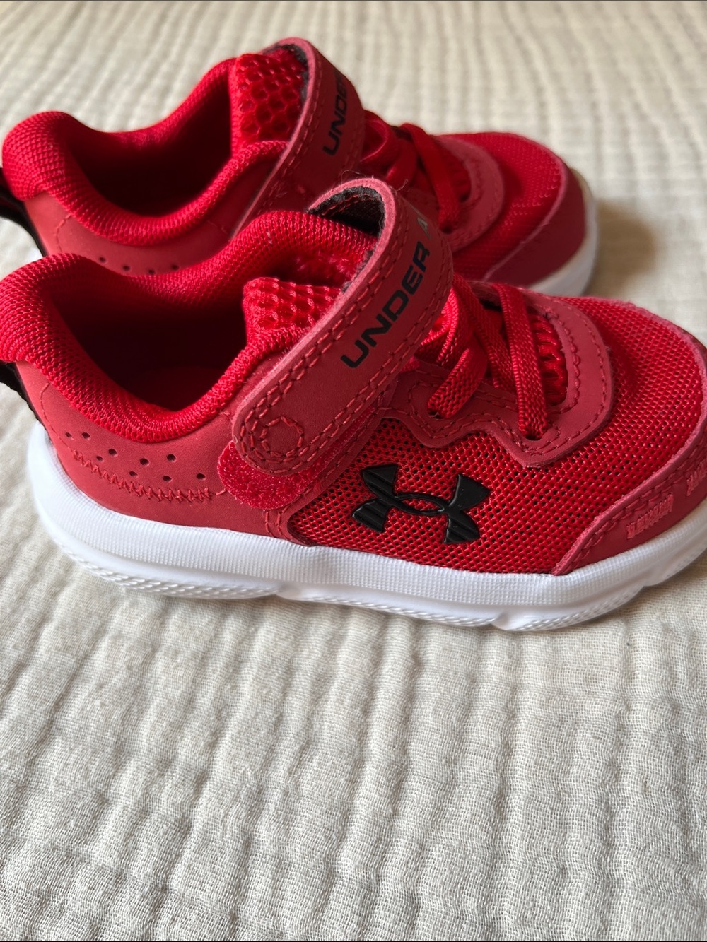 Under Armour Red and White Kids Velcro Sneakers